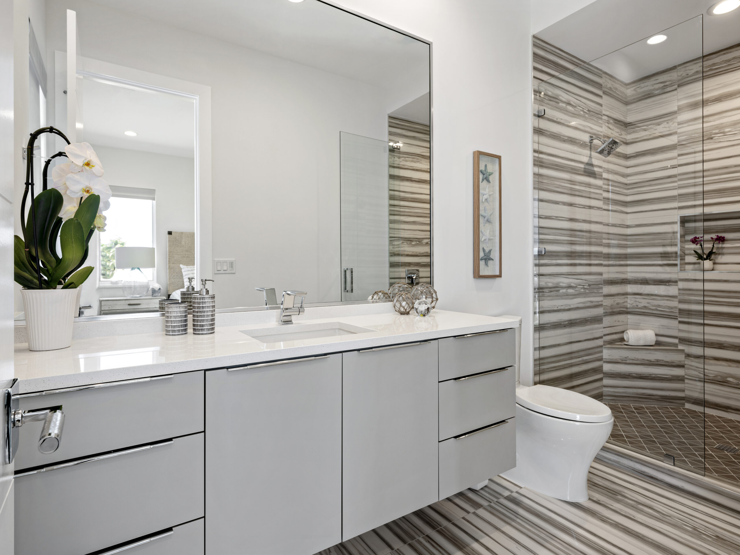 Image of luxury bathroom to convey property management Marco Island
