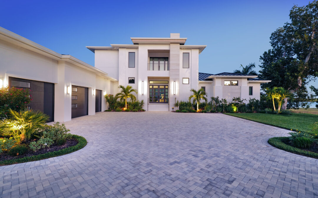Caxambas Drive | Contemporary Classic